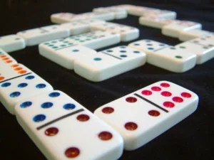 Domino säännöt